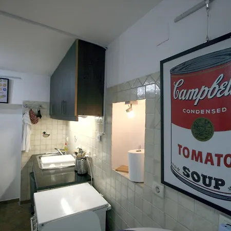Warhol Apartment, Quiet With Retro Pop Art Flair In Zvezdara, With Workplaces And Multiple Beds Apartment *