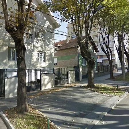 Warhol Apartment, Quiet With Retro Pop Art Flair In Zvezdara, With Workplaces And Multiple Beds Apartment Belgrade