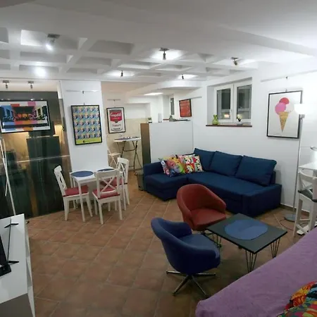 Apartment Warhol Apartment, Quiet With Retro Pop Art Flair In Zvezdara, With Workplaces And Multiple Beds