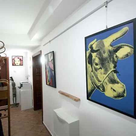 Apartment Warhol Apartment, Quiet With Retro Pop Art Flair In Zvezdara, With Workplaces And Multiple Beds Belgrade