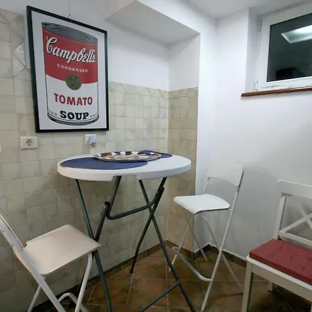 Warhol Apartment, Quiet With Retro Pop Art Flair In Zvezdara, With Workplaces And Multiple Beds Apartment